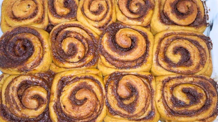 Pumpkin Spice Cinnamon Roll-Moveyuhhand