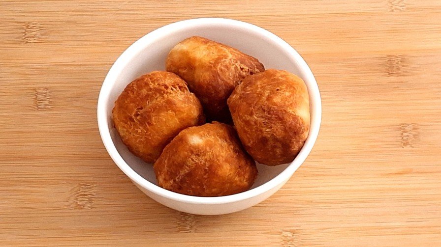 Fried dumpling-MoveYuhhand