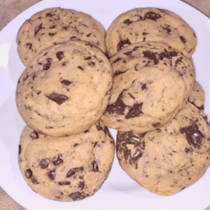 brown butter chocolate chip cookie=MoveyuhHand